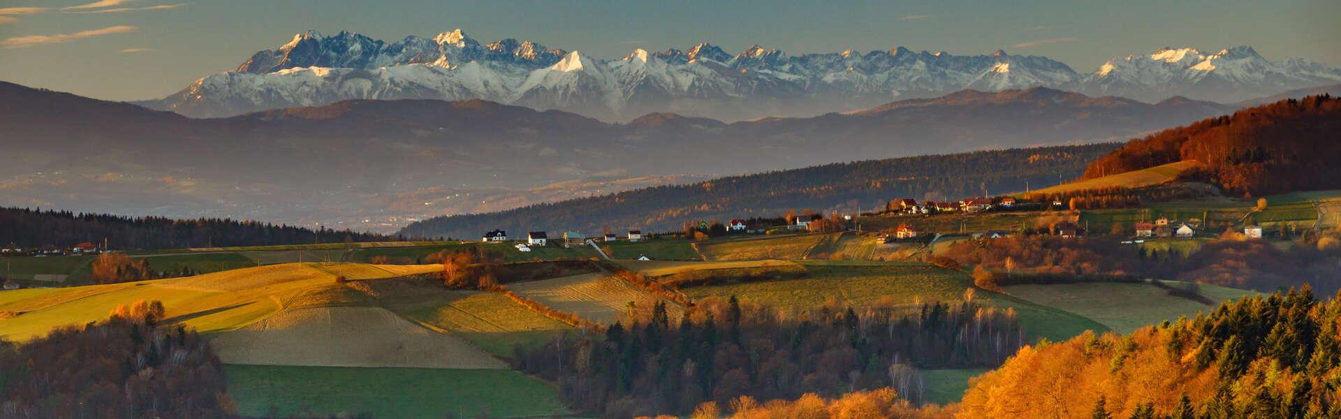 Widok na panoramę Pogórza Rożnowskiego.