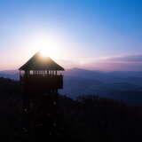 Bild: Aussichtsturm auf dem Berg Modyń